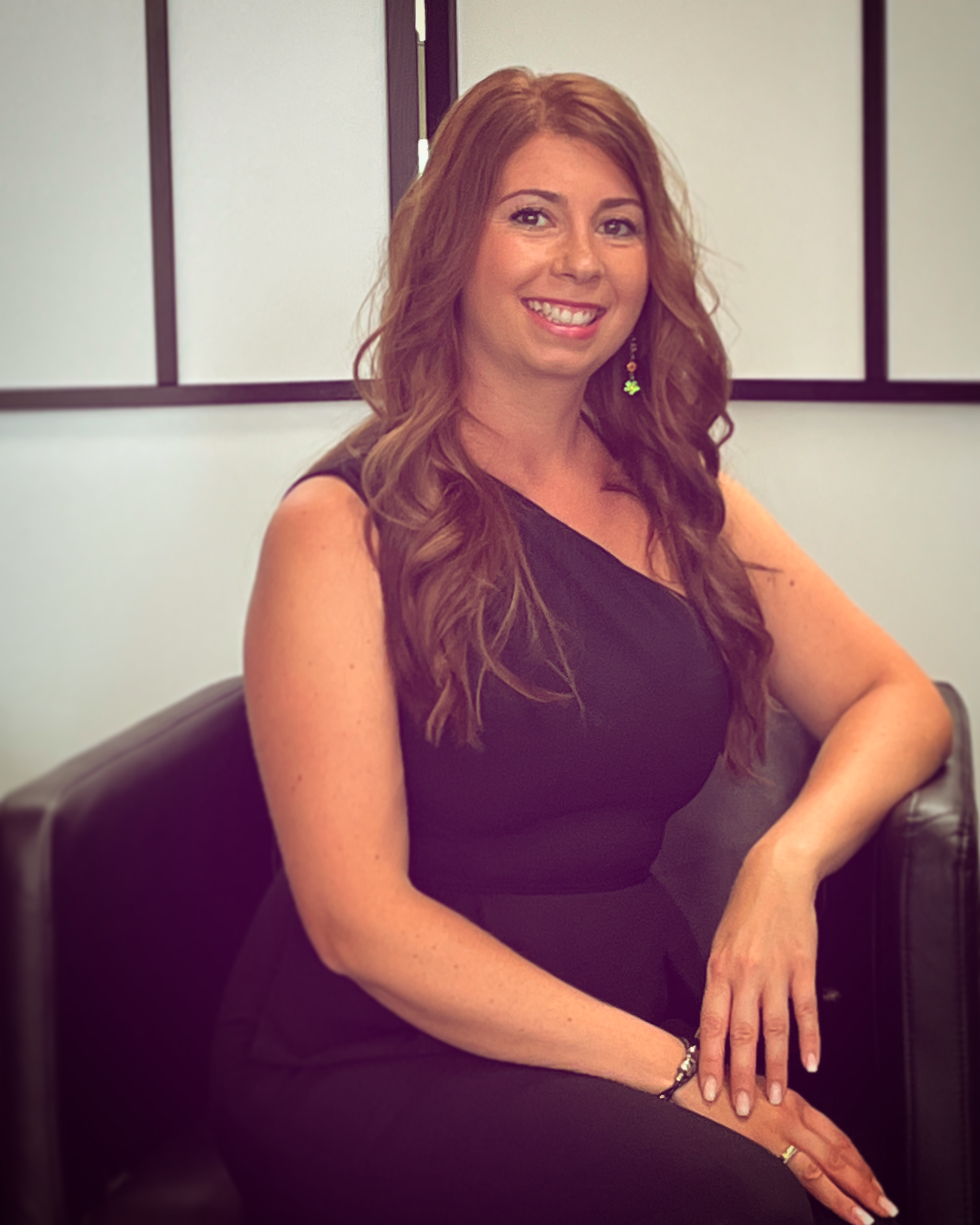 Mandy - Top Stylistin Hairline